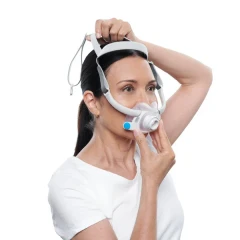 AirFitF40_Fitting_Female_11_720x.webp